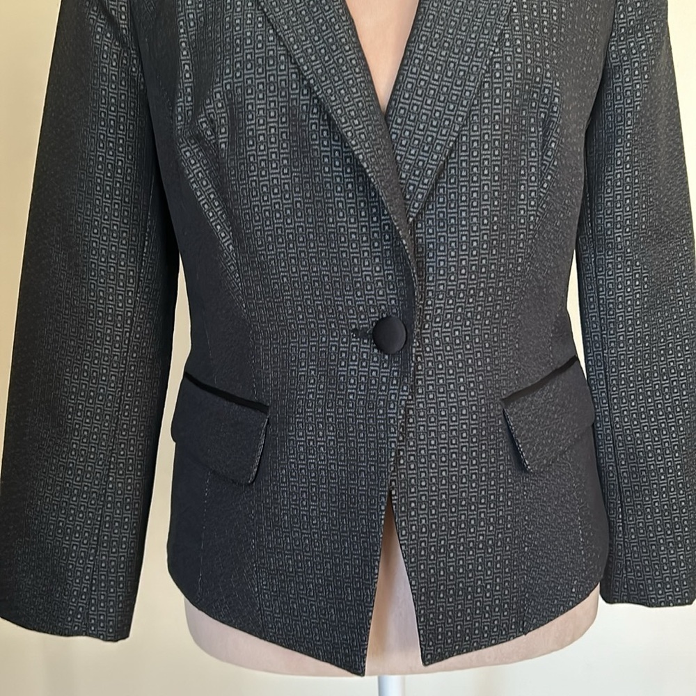 Black fitted patterned blazer - Picture 4 of 6
